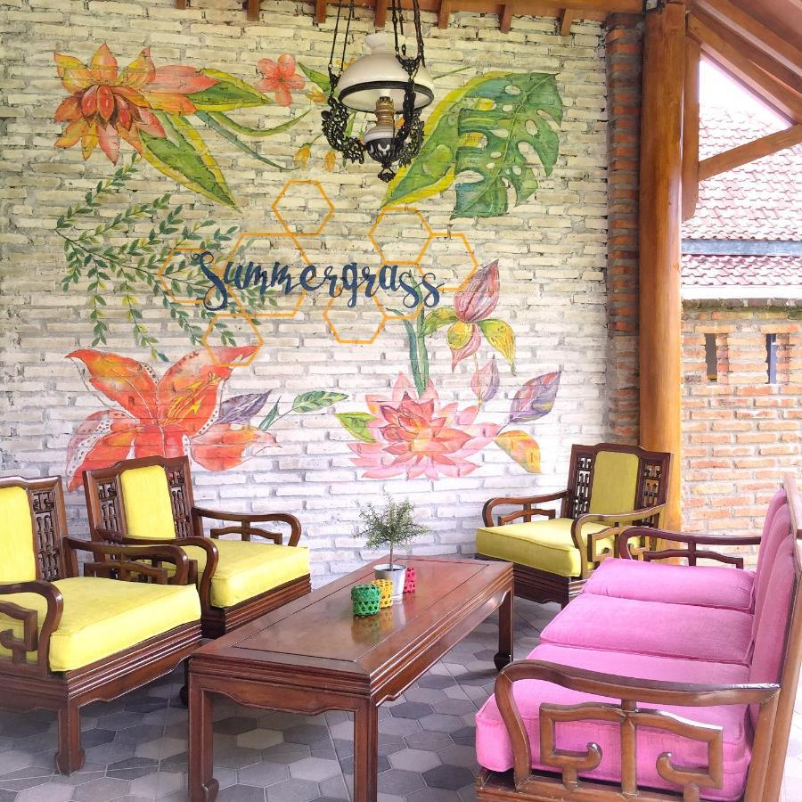 Summergrass B&B Prawirotaman Buitenkant foto