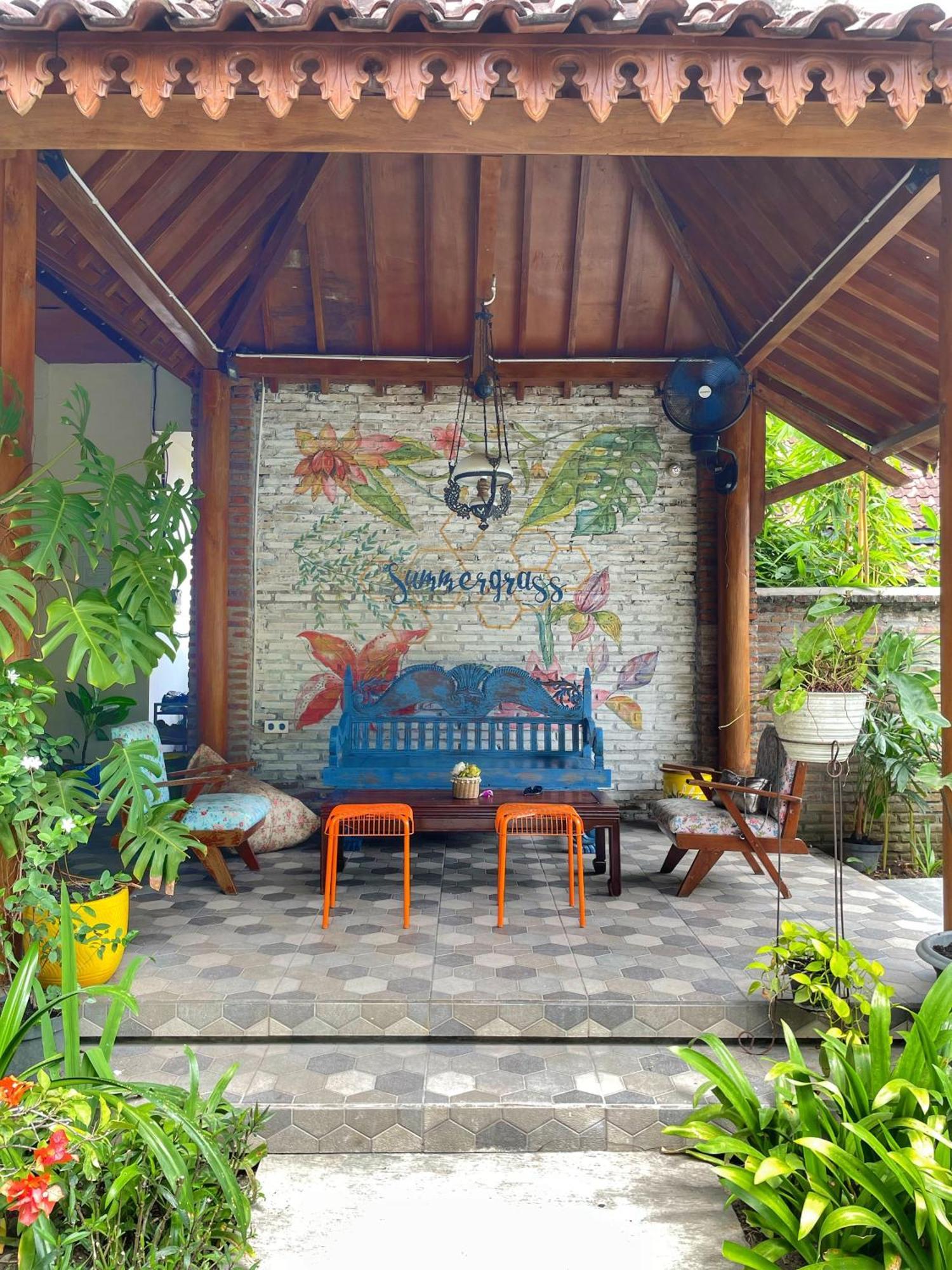 Summergrass B&B Prawirotaman Buitenkant foto